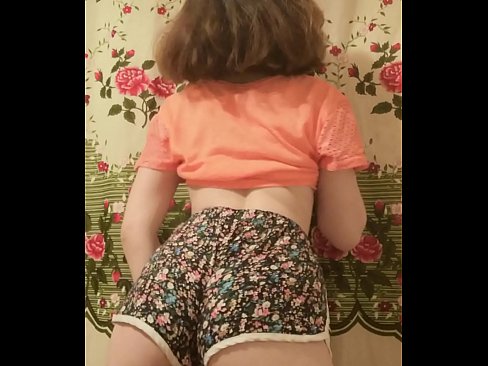❤️ Neska gazte sexy galtzak kentzen kameraren aurrean Porno %eu.porngameshub.ruan ❌❤