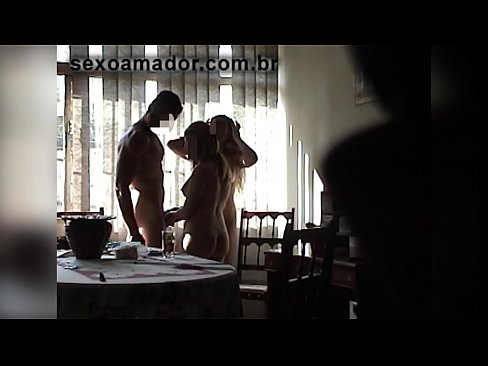 ❤️ Sexu-lagunek gizon erraldoi bat eta hirukote batera gonbidatzen dituzte berarekin Porno %eu.porngameshub.ruan ❌❤